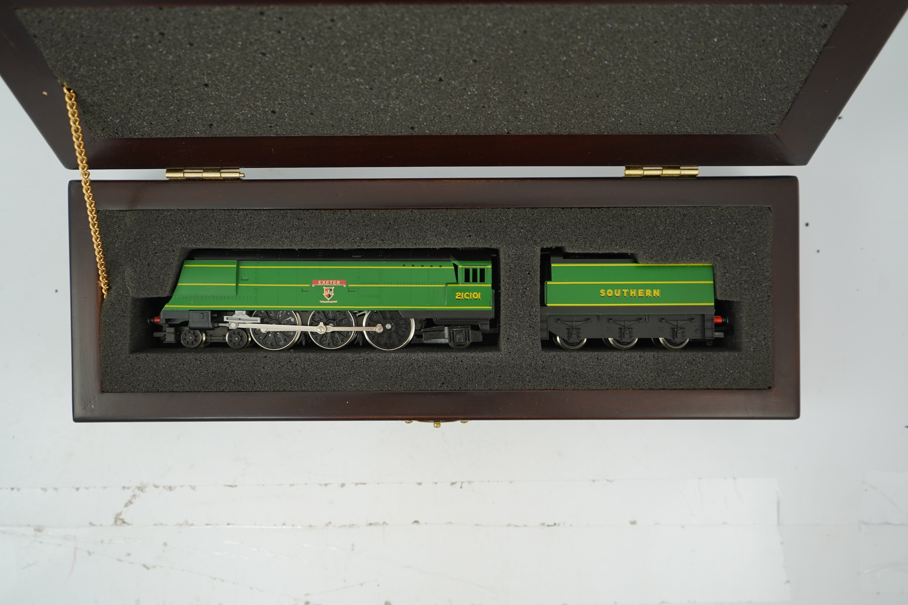 A wooden cased Hornby Railways 00 gauge railway Southern Railway West Country Class tender locomotive, Exeter 21C101
